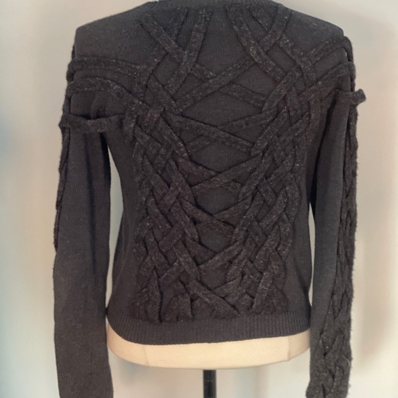 Line Sweater - Picture 2 of 3